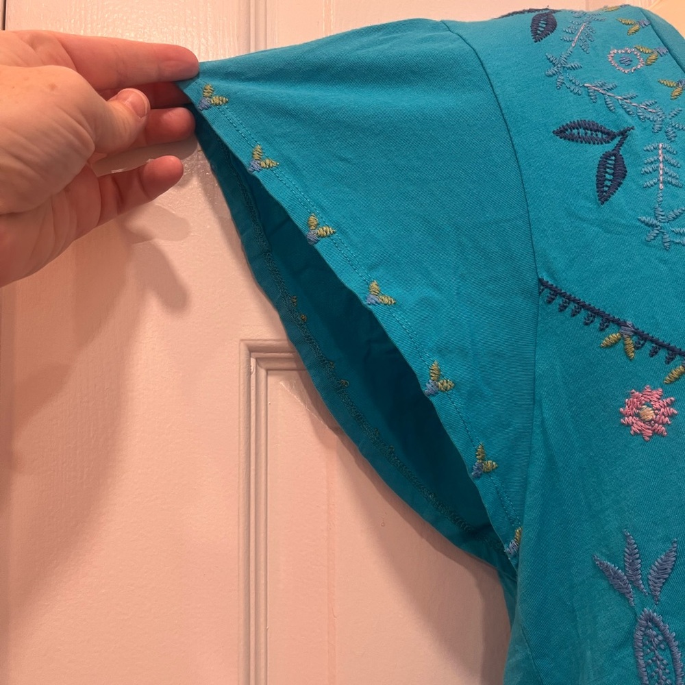 Johnny Was Oriel Flutter Sleeve Tee Embroidered Bohemian - Medium - EUC - Picture 8 of 12